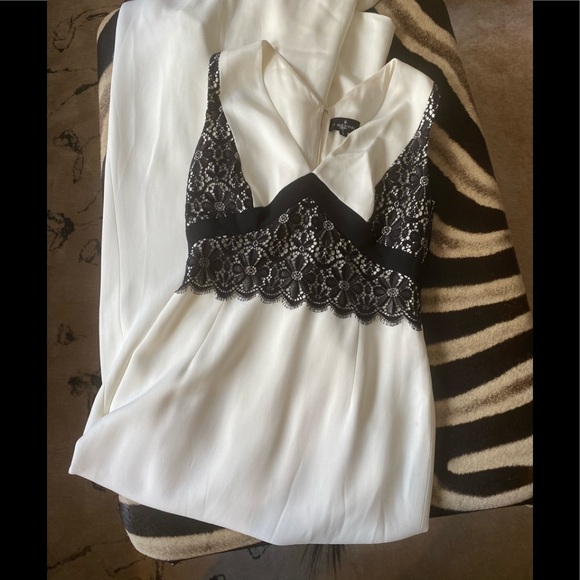 New J. Mendel lace crepe mermaid  train gown - Picture 7 of 8